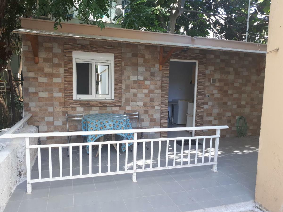 Apartamento Vivian'S Small House Rhodes City Exterior foto